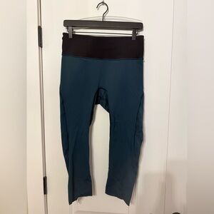 Lululemon Dark Teal/Black Capri Leggings